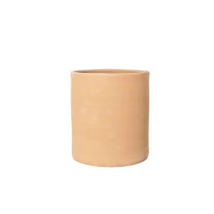 Maceta pequeña de cerámica artesanal en color beige, ideal para proyectos de jardinería o decoración personalizada. Creada por productores expertos