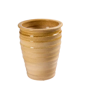 Jarrón beige alto con textura única, diseñado para ambientes sofisticados