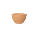 Maceta cilÃndrica de terracota, ideal para decorar jardines y patios.