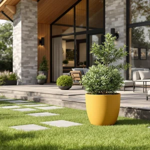 jardinera de barro amarilla como ejemplo de jardineras para exterior